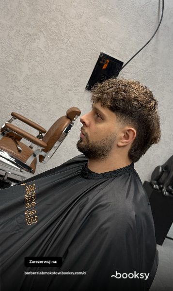 Barbers Lab - Kręcona góra, mid fade i krótka broda